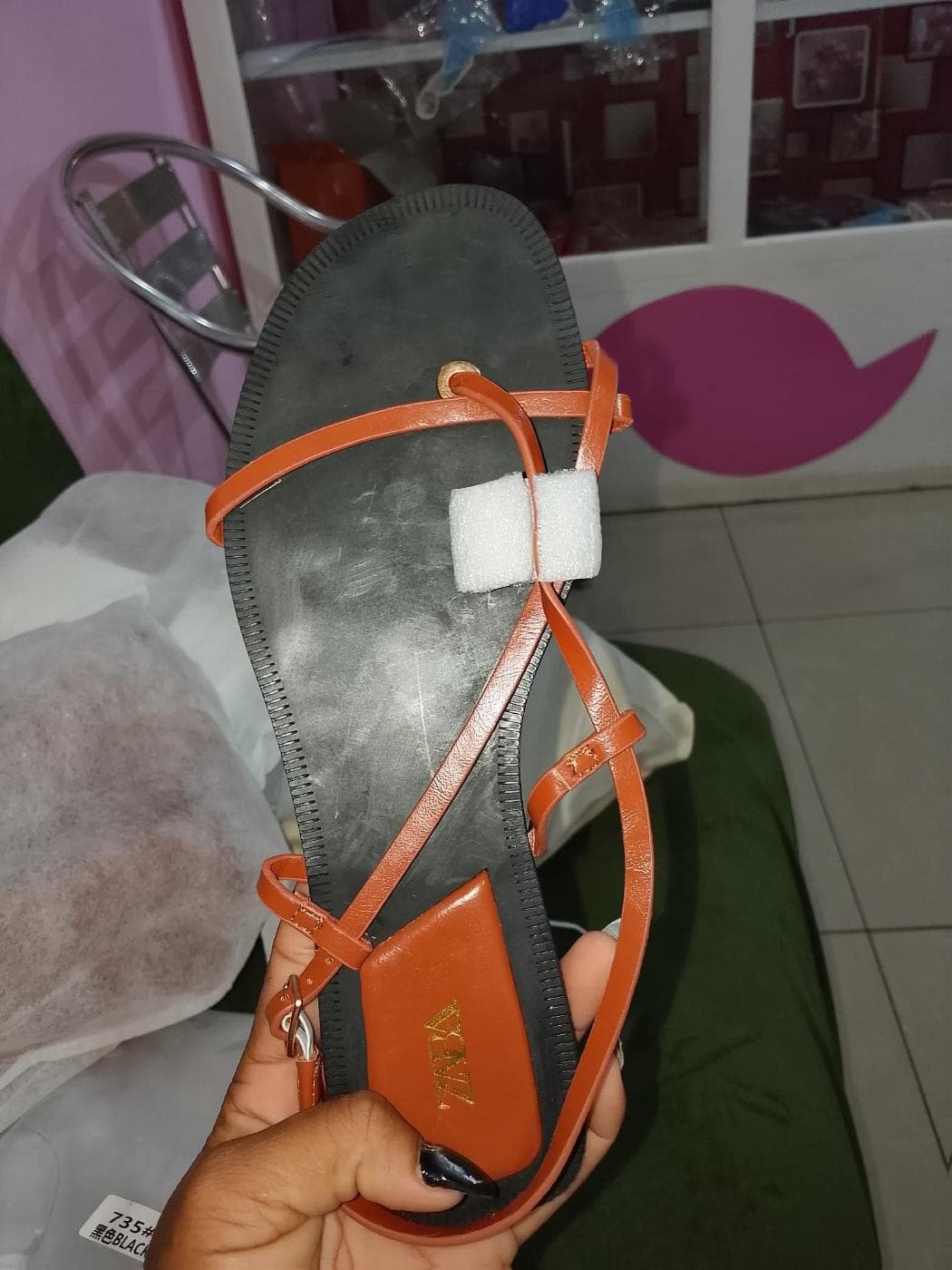 Sandalias zara, tiras planas color marrón caramelo. Numero 38 Grande