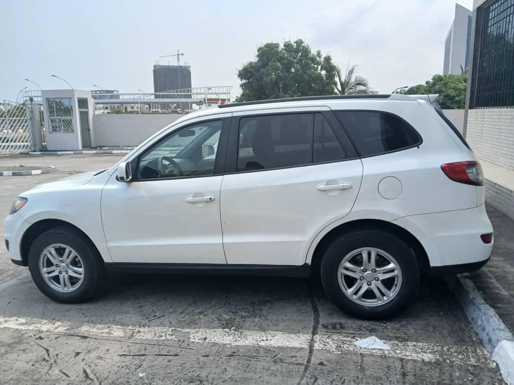 JASTIN:EN VENTA UN EXCELENTE VEHÍCULO TODOTERRENO DE MARCA HYUNDAI SANTA FE — imagen 2